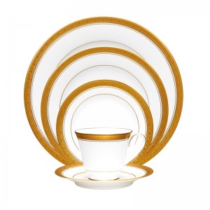 Noritake Crestwood Gold 5 Piece Place Setting, Service for 1 NTK1948